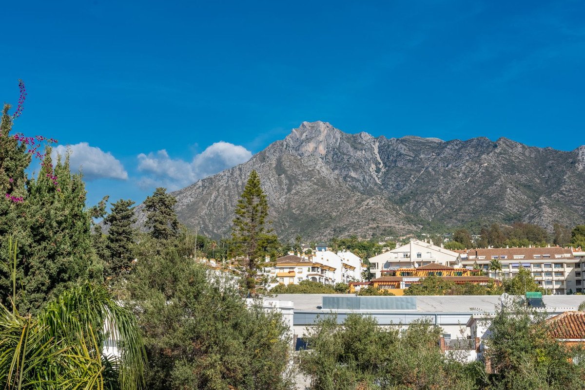 5 Bed Detached Villa in The Golden Mile