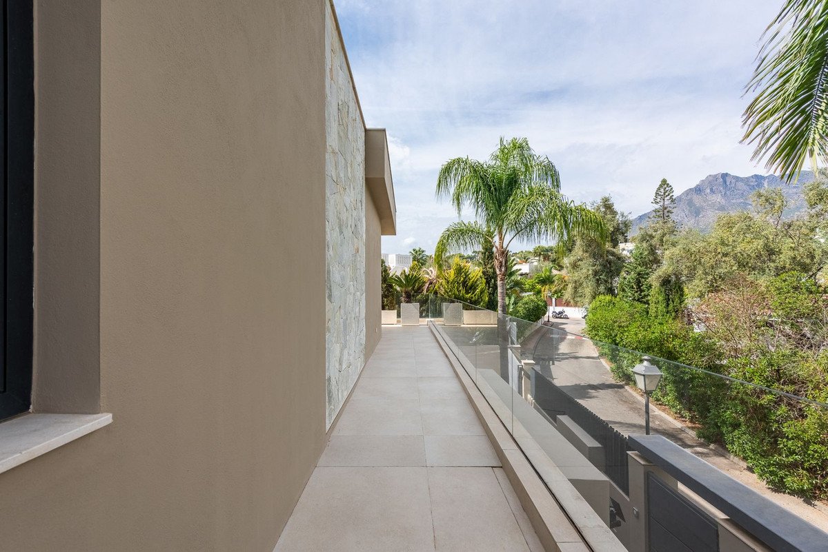 5 Bed Detached Villa in The Golden Mile