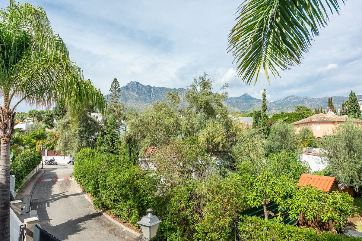 5 Bed Detached Villa in The Golden Mile