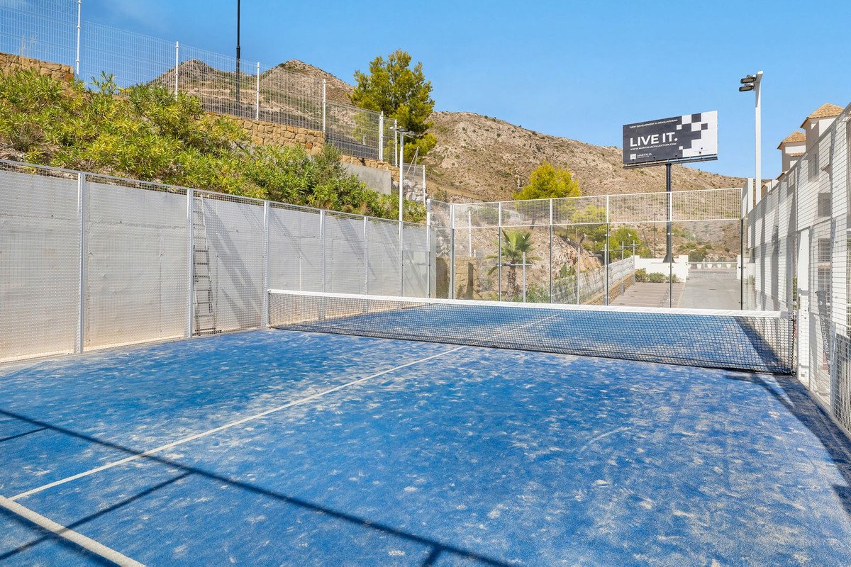 2 Bed Middle Floor Apartment in Benalmadena