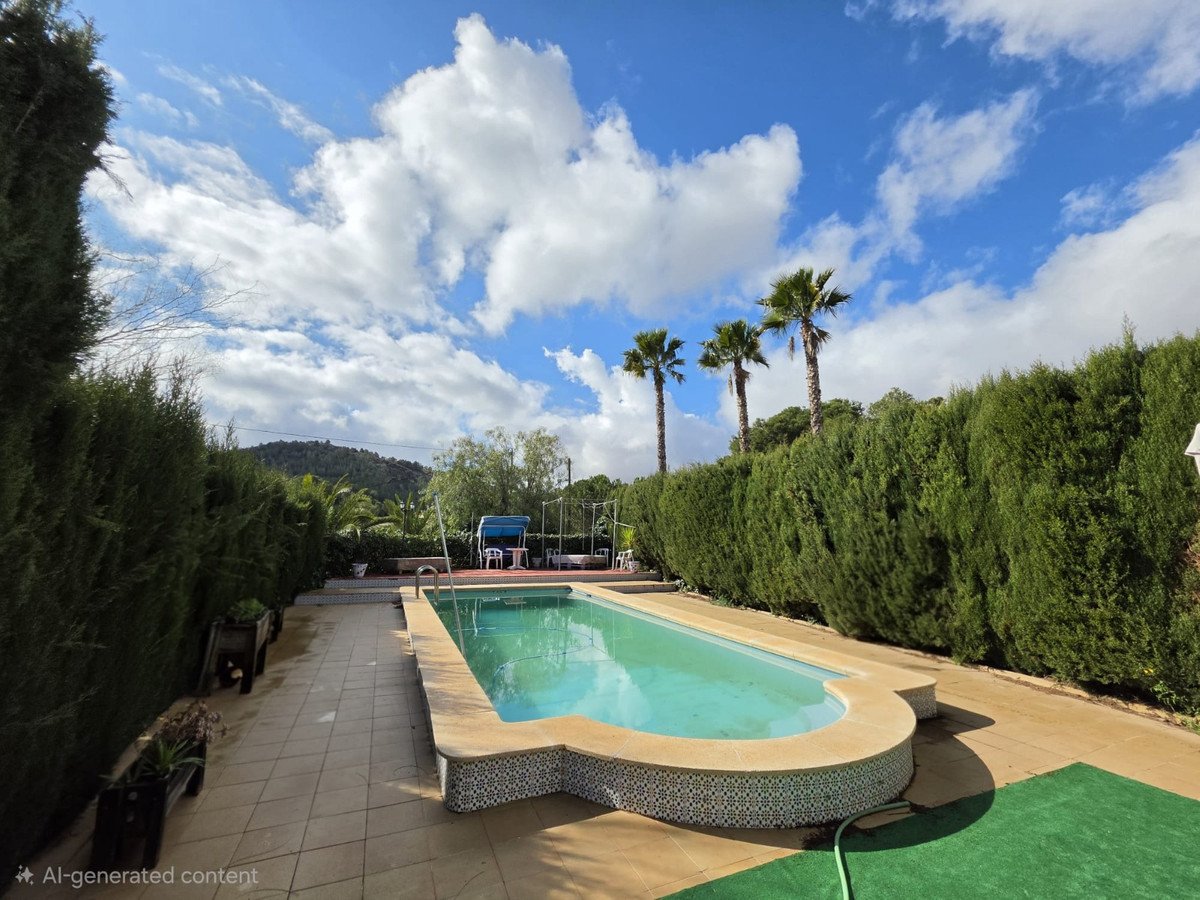 6 Bed Detached Villa in Elda