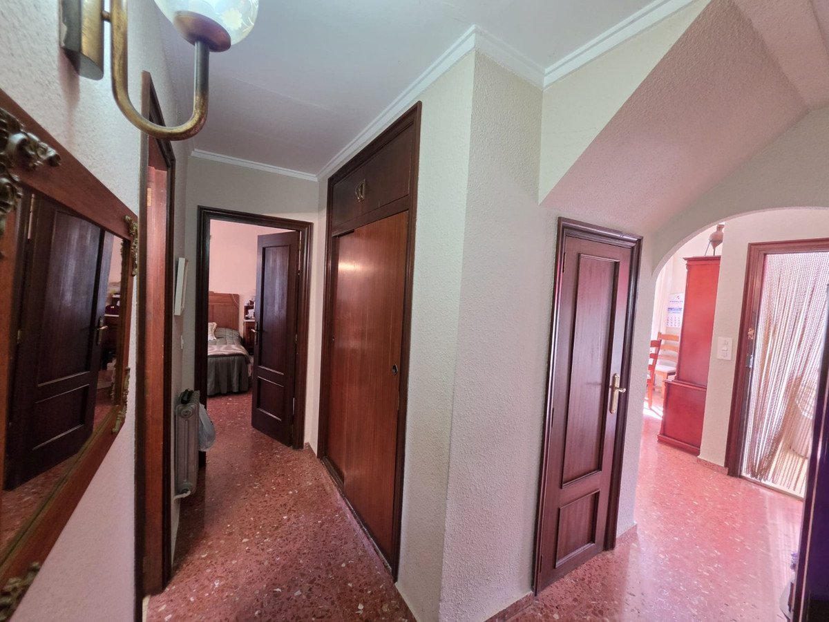6 Bed Detached Villa in Elda