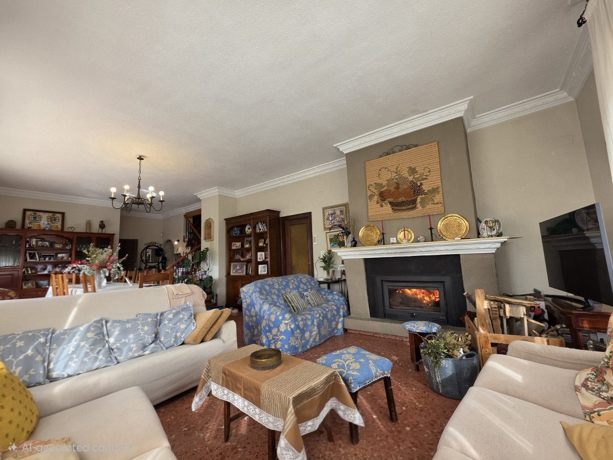 6 Bed Detached Villa in Elda