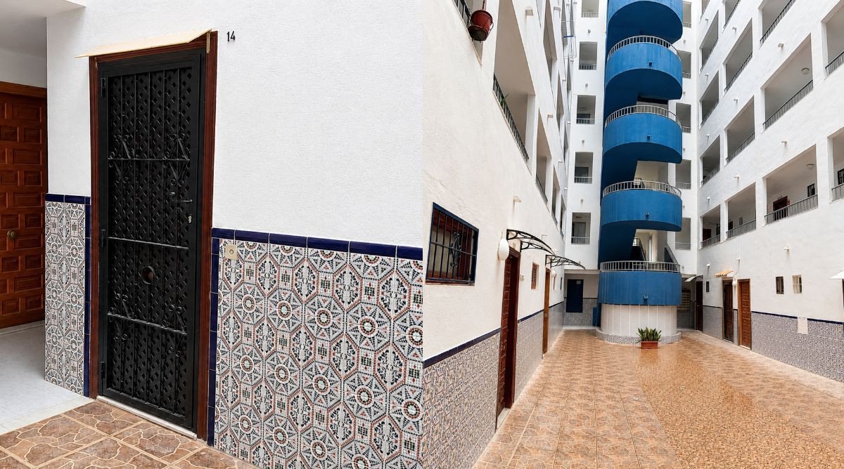 1 Bed Middle Floor Apartment in Torrevieja