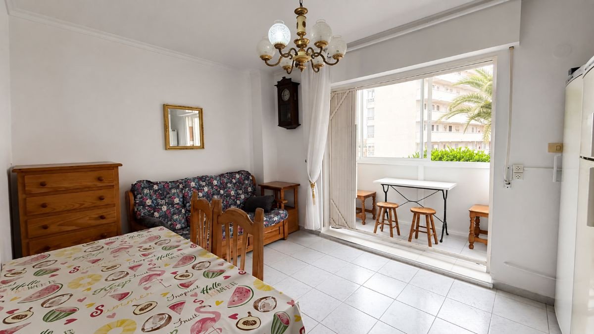 1 Bed Middle Floor Apartment in Torrevieja