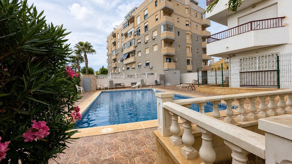 1 Bed Middle Floor Apartment in Torrevieja