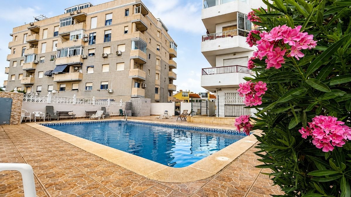 1 Bed Middle Floor Apartment in Torrevieja