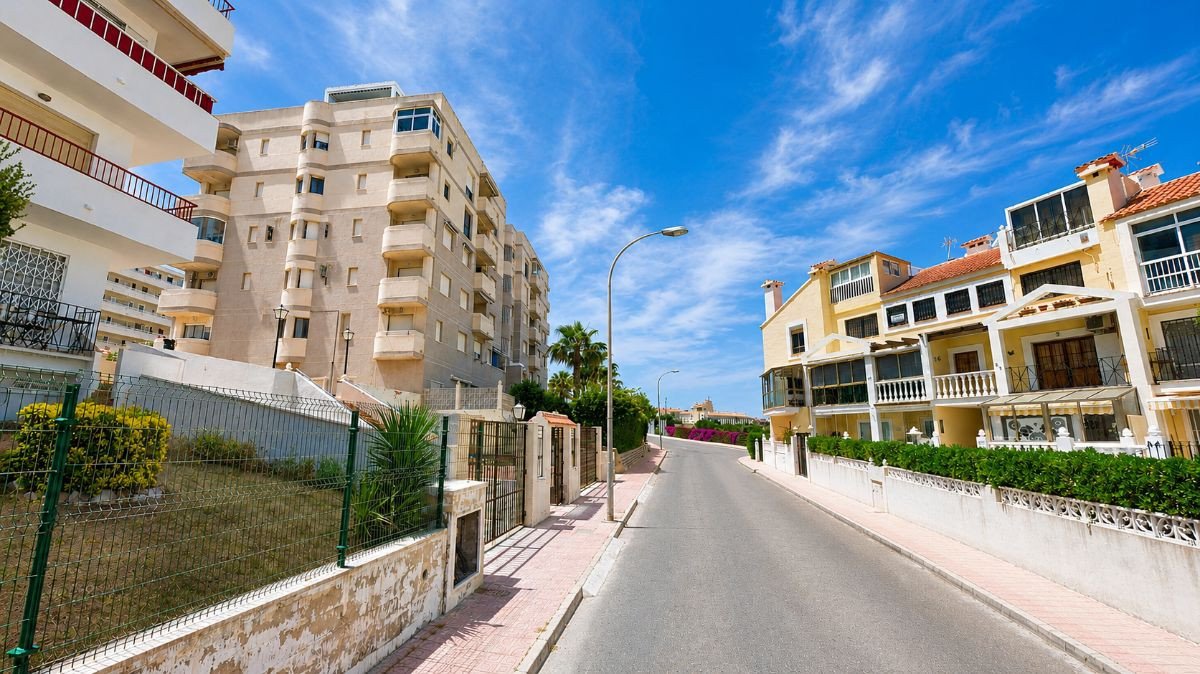 1 Bed Middle Floor Apartment in Torrevieja