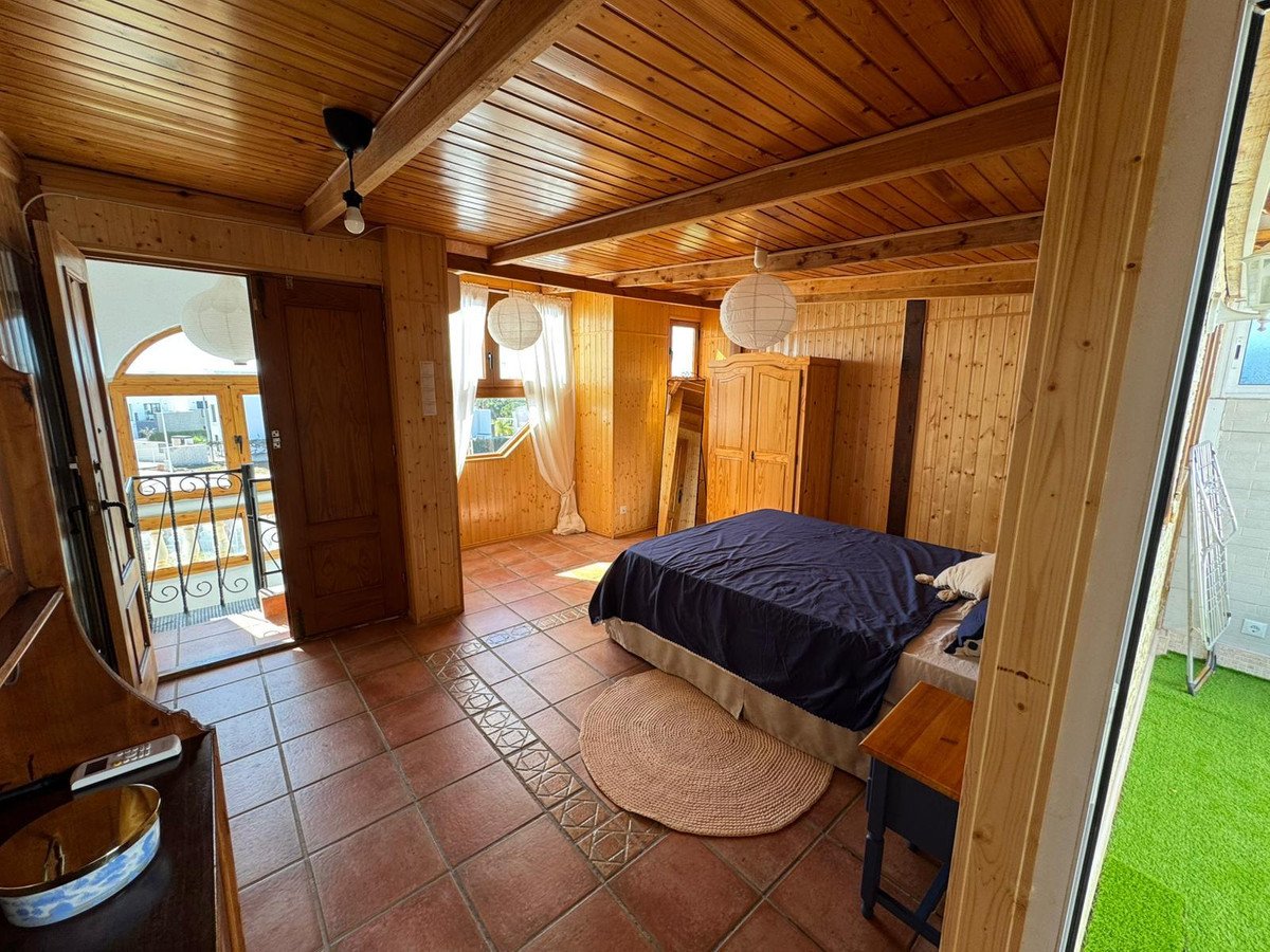 2 Bed Bungalow in Los Altos