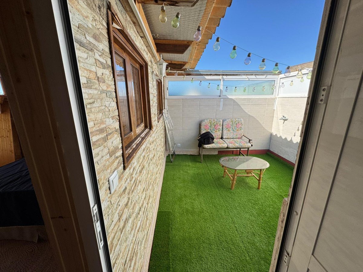 2 Bed Bungalow in Los Altos