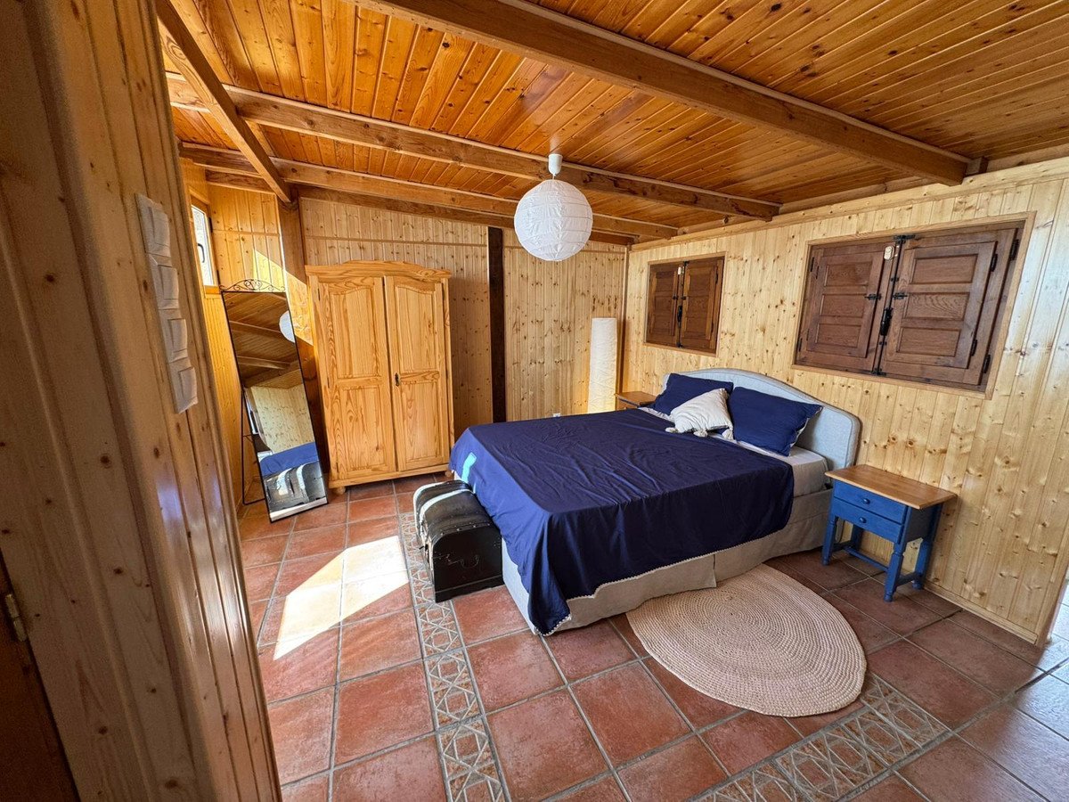 2 Bed Bungalow in Los Altos