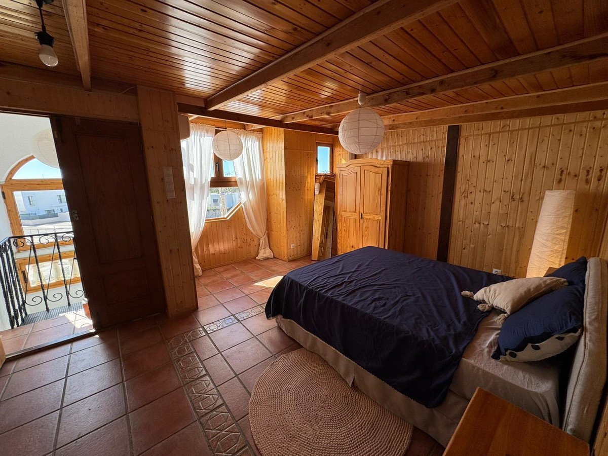 2 Bed Bungalow in Los Altos