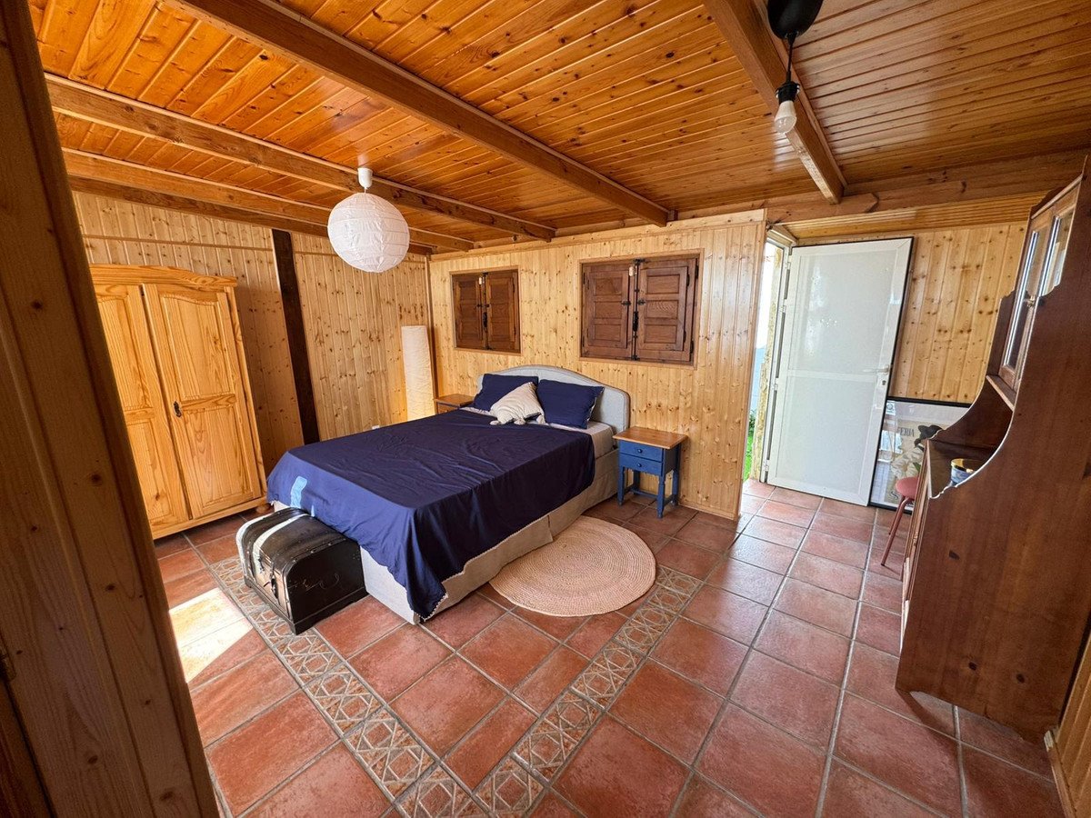 2 Bed Bungalow in Los Altos