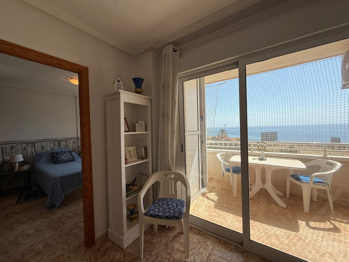 2 Bed Ground Floor Apartment in Playa de los Locos
