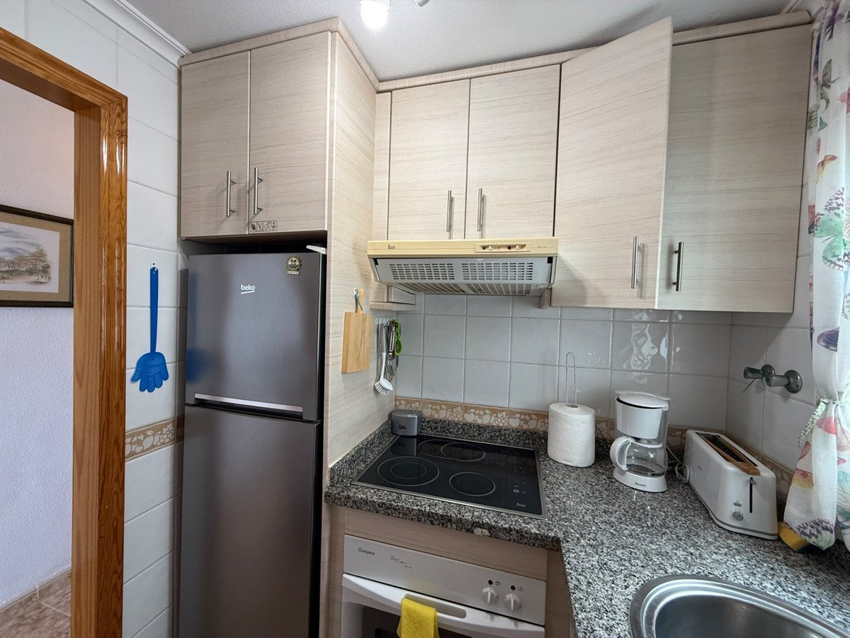 2 Bed Ground Floor Apartment in Playa de los Locos