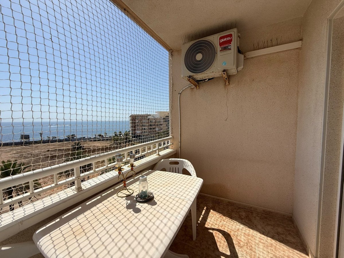2 Bed Ground Floor Apartment in Playa de los Locos