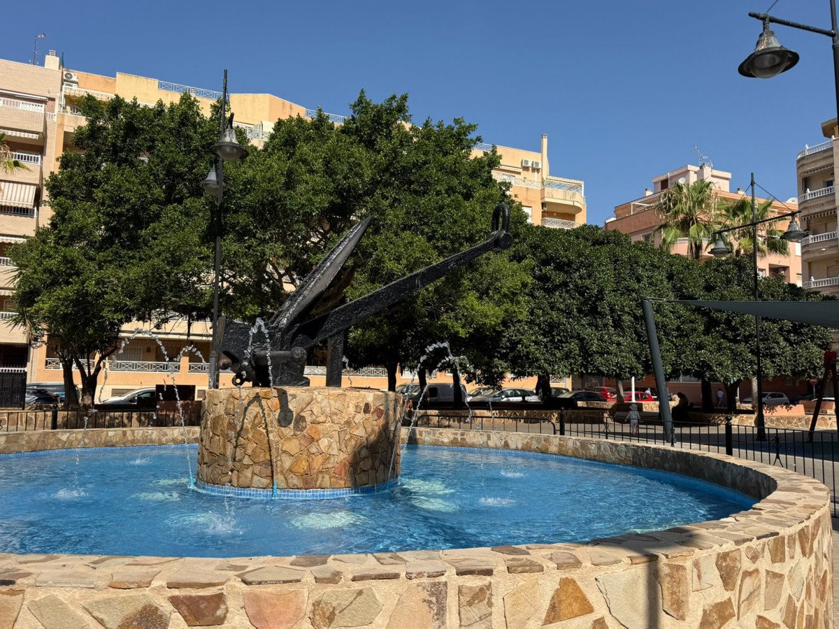 2 Bed Ground Floor Apartment in Playa de los Locos