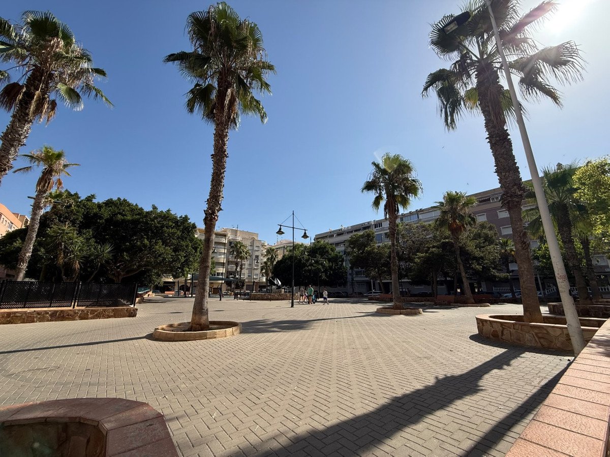 2 Bed Ground Floor Apartment in Playa de los Locos