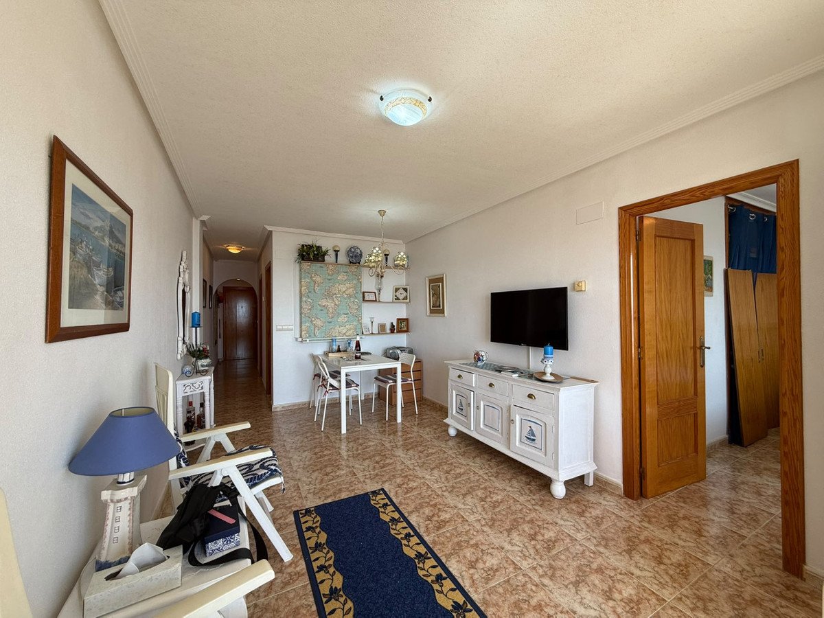2 Bed Ground Floor Apartment in Playa de los Locos