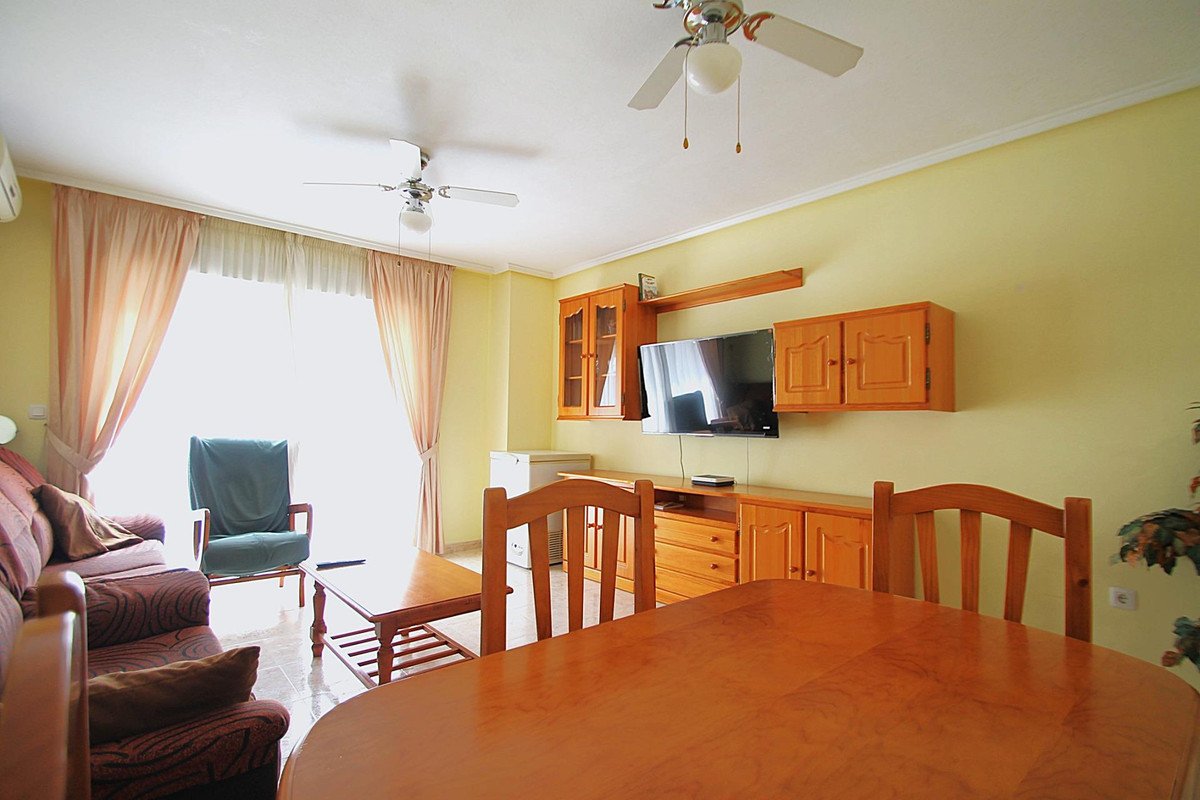 3 Bed Middle Floor Apartment in Torrevieja