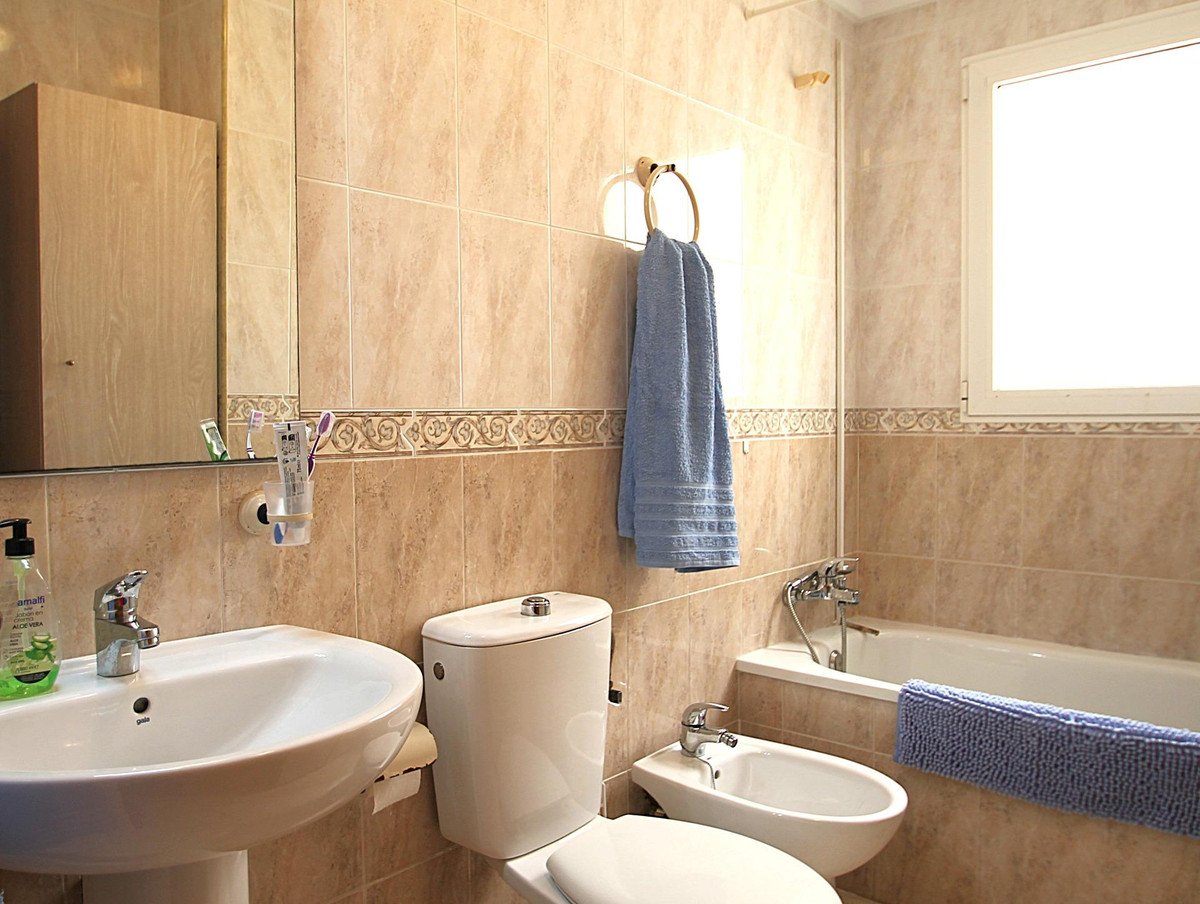 3 Bed Middle Floor Apartment in Torrevieja