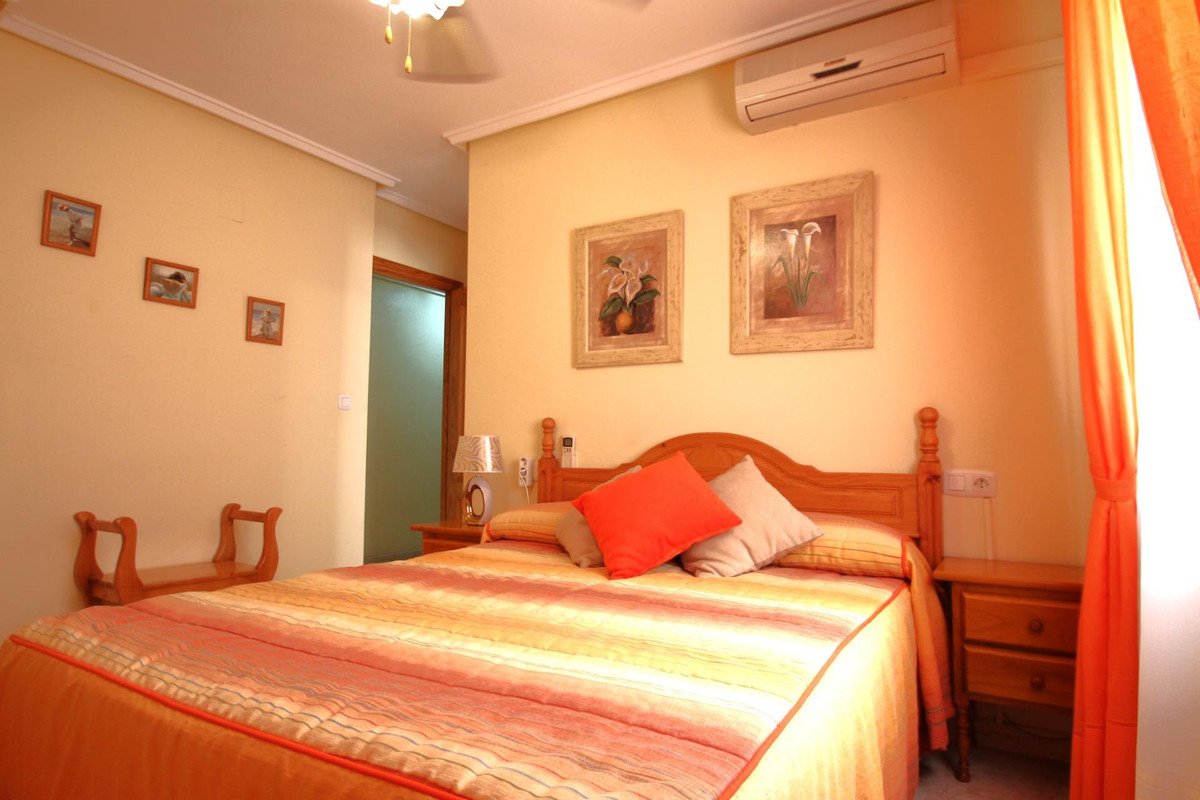 3 Bed Middle Floor Apartment in Torrevieja