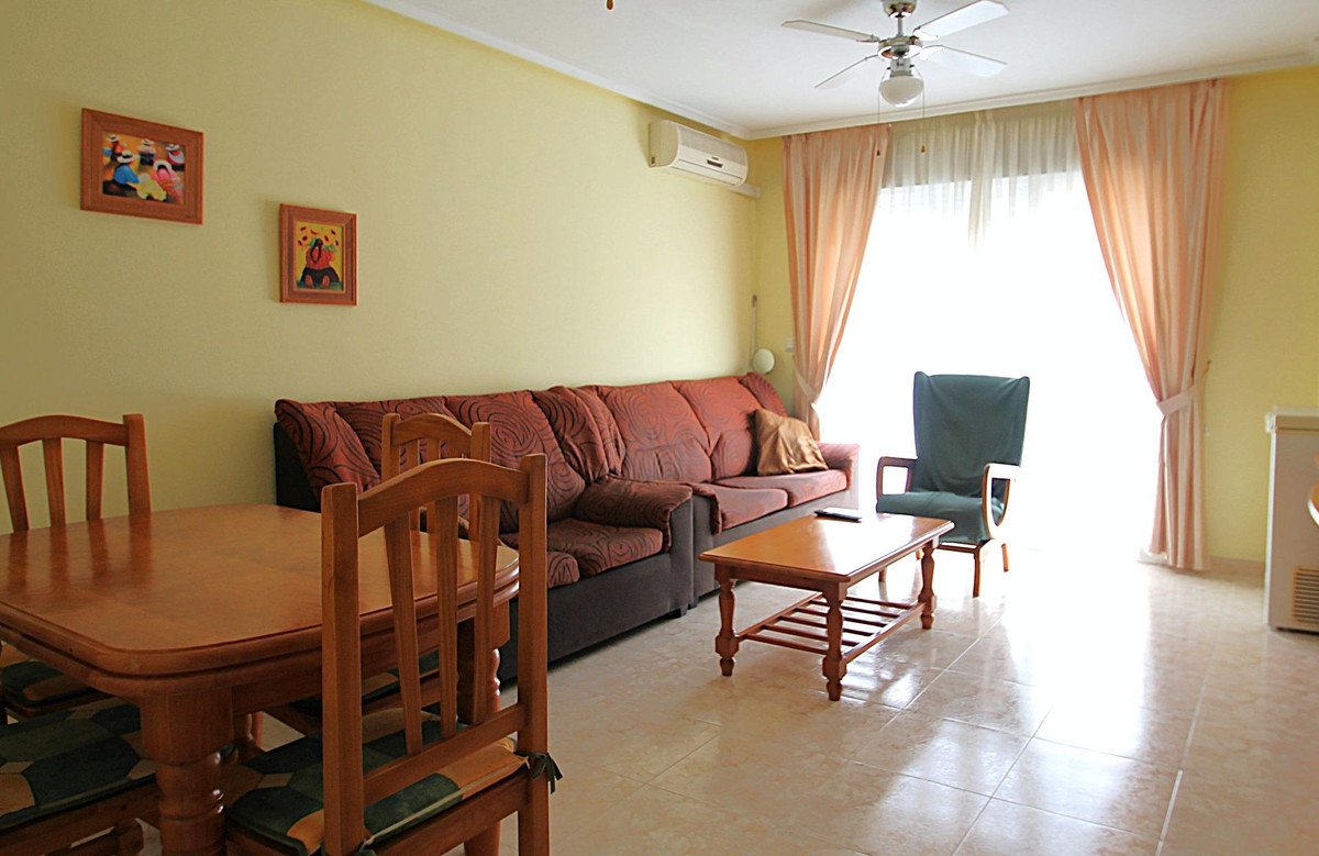 3 Bed Middle Floor Apartment in Torrevieja