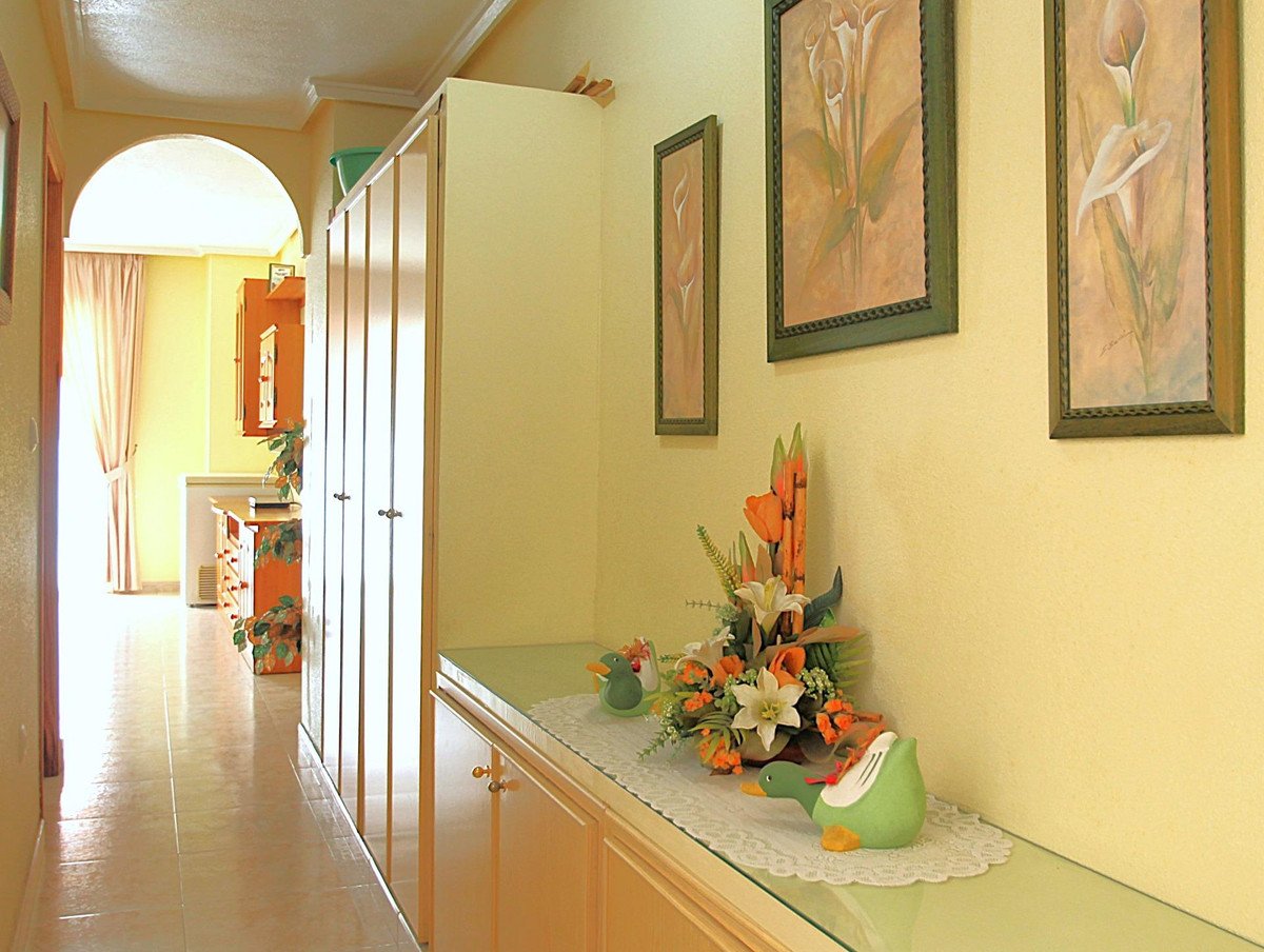 3 Bed Middle Floor Apartment in Torrevieja