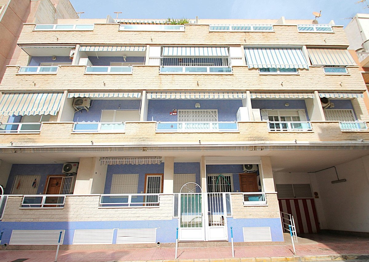3 Bed Middle Floor Apartment in Torrevieja