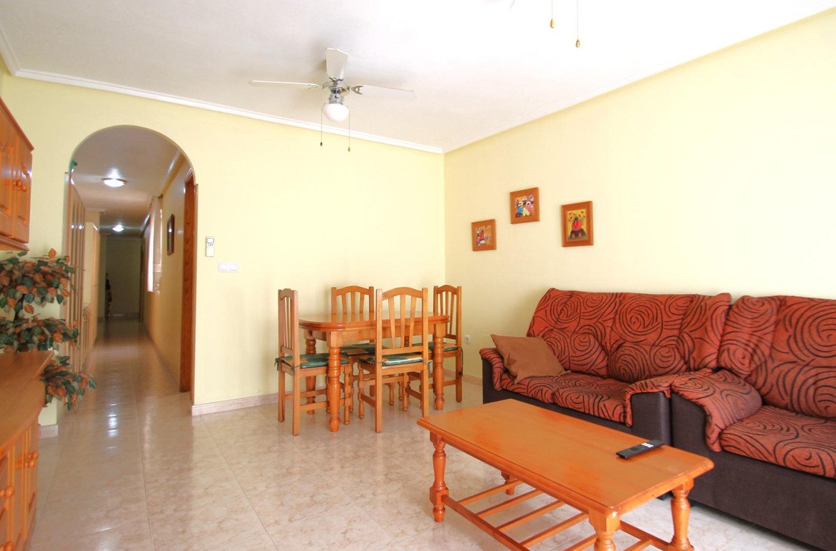 3 Bed Middle Floor Apartment in Torrevieja