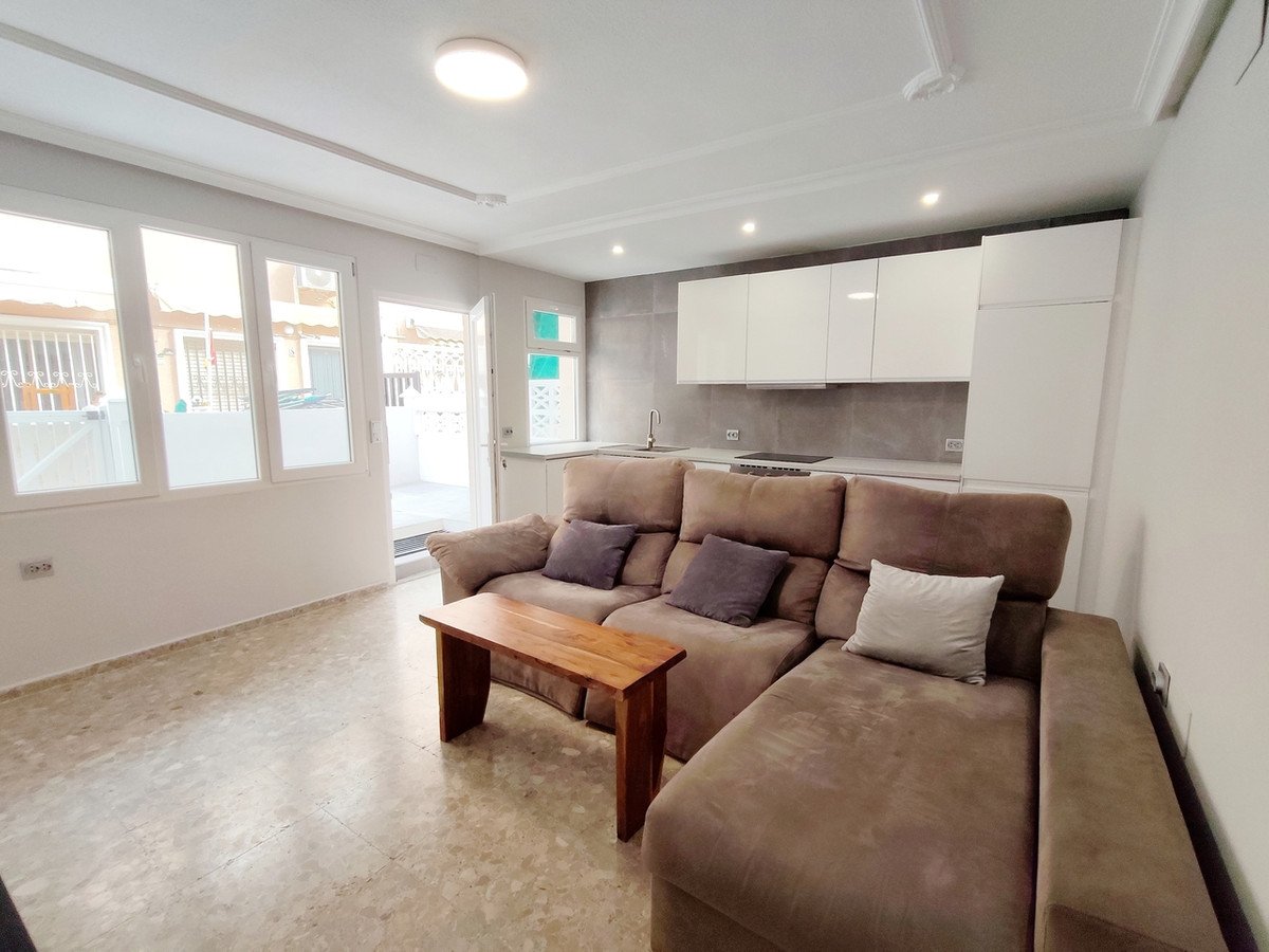 2 Bed Ground Floor Apartment in La Mata