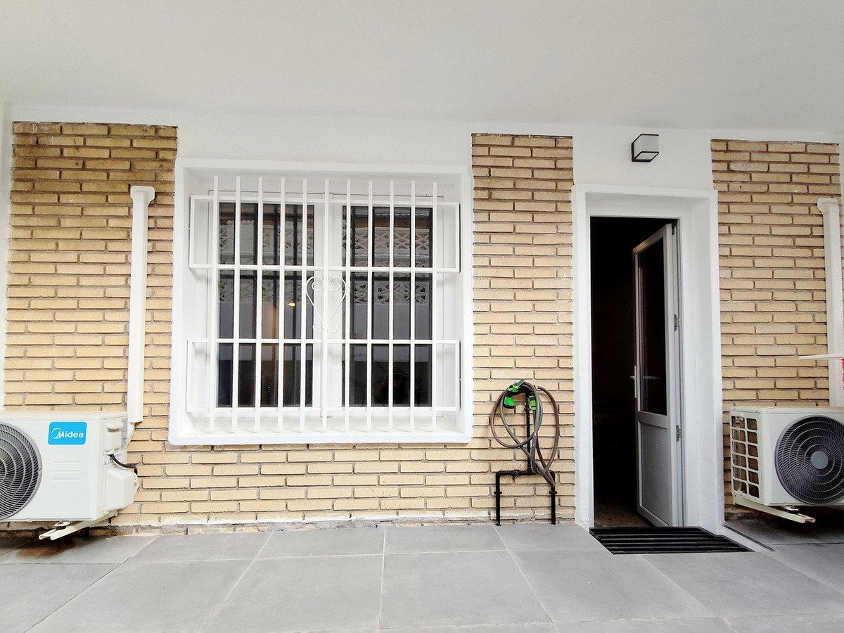 2 Bed Ground Floor Apartment in La Mata