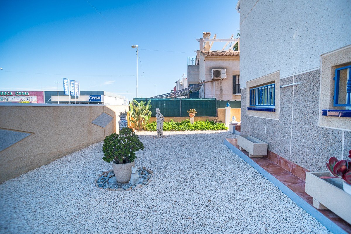 2 Bed Detached Villa in Los Altos