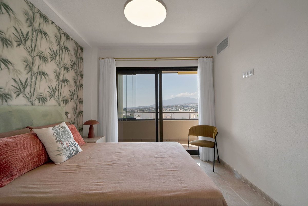 1 Bed Middle Floor Apartment in Estepona