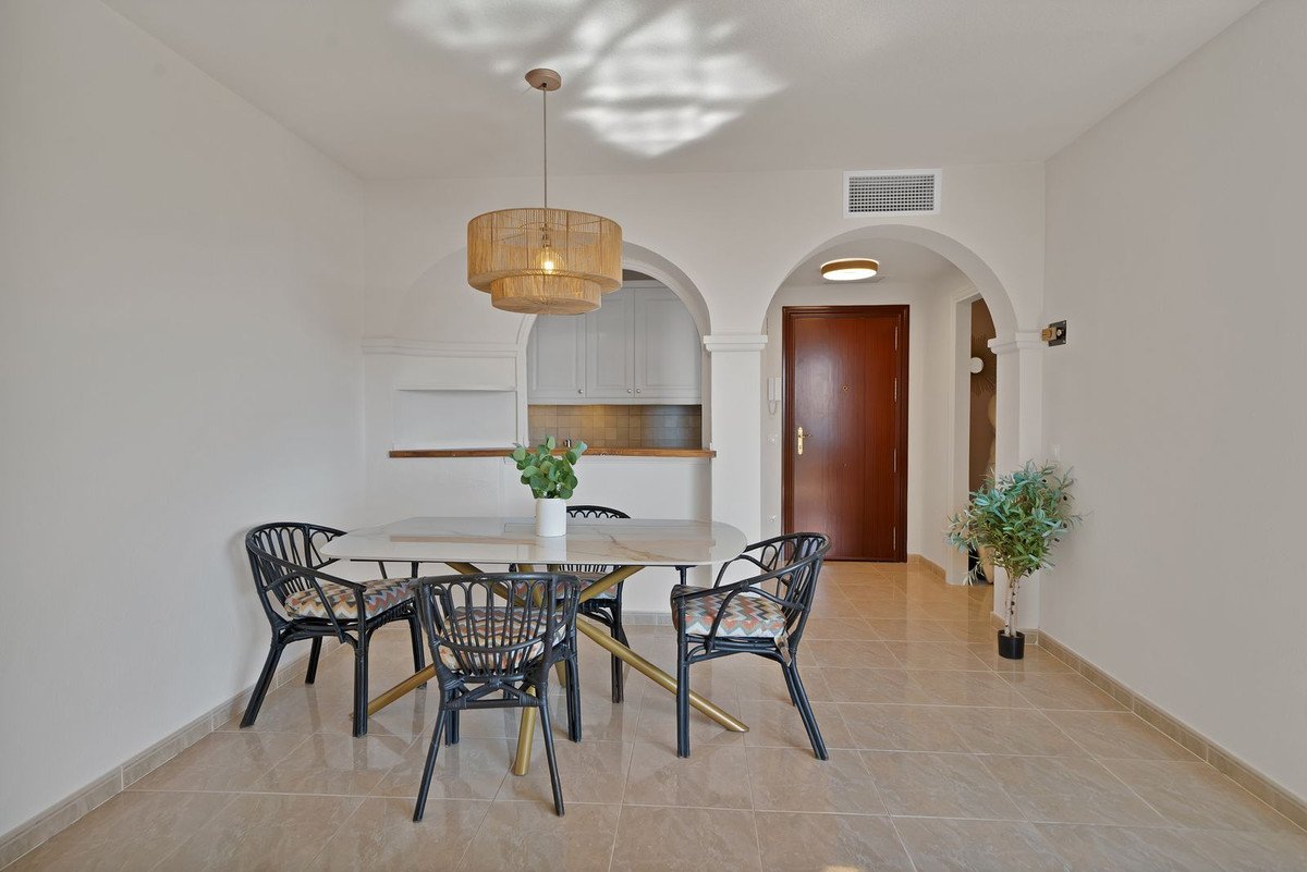 1 Bed Middle Floor Apartment in Estepona