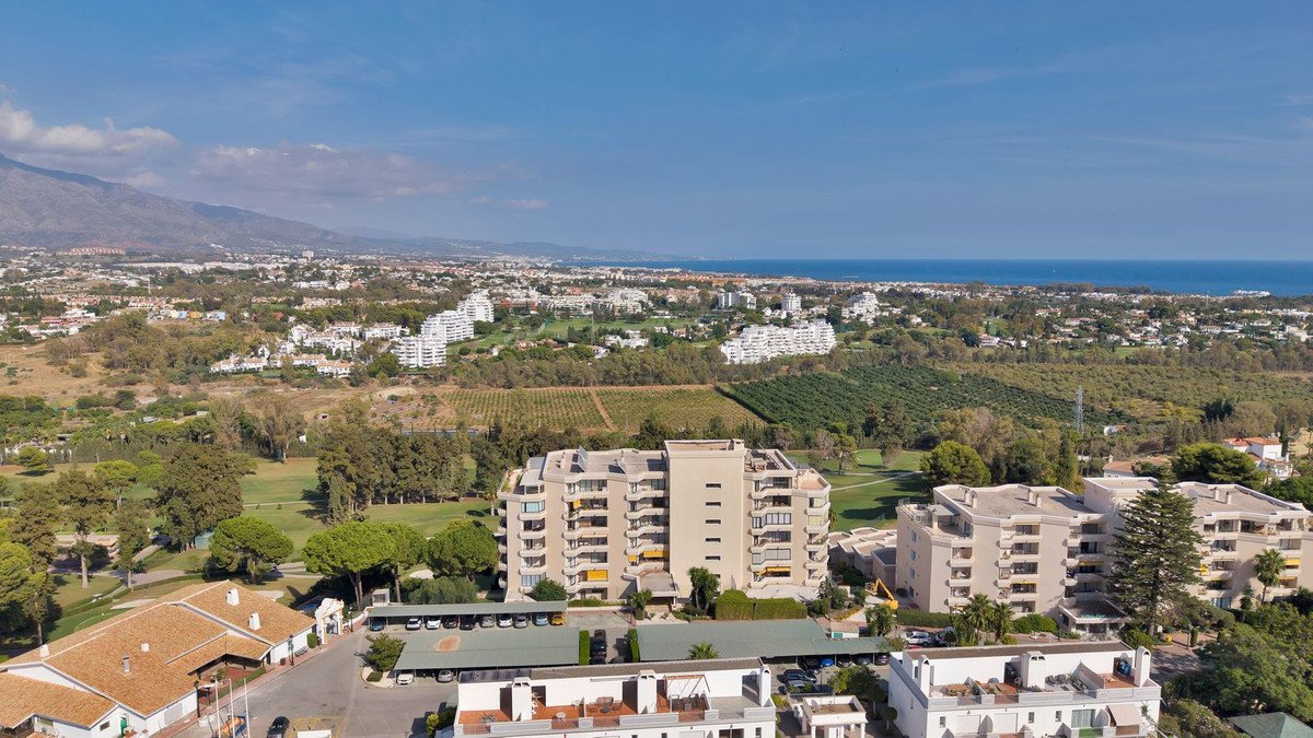 1 Bed Middle Floor Apartment in Estepona