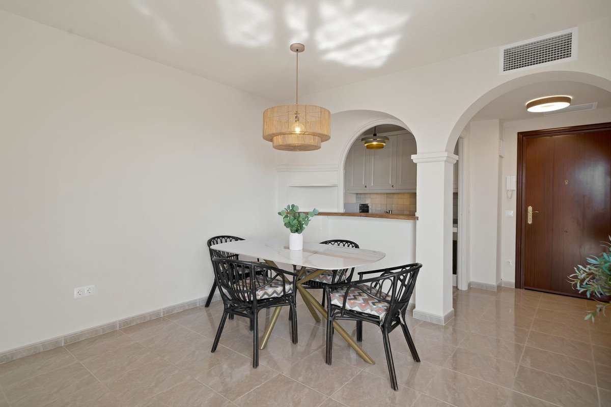 1 Bed Middle Floor Apartment in Estepona