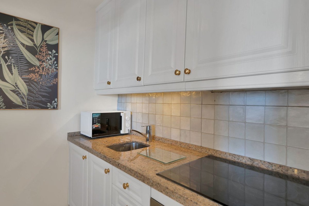 1 Bed Middle Floor Apartment in Estepona