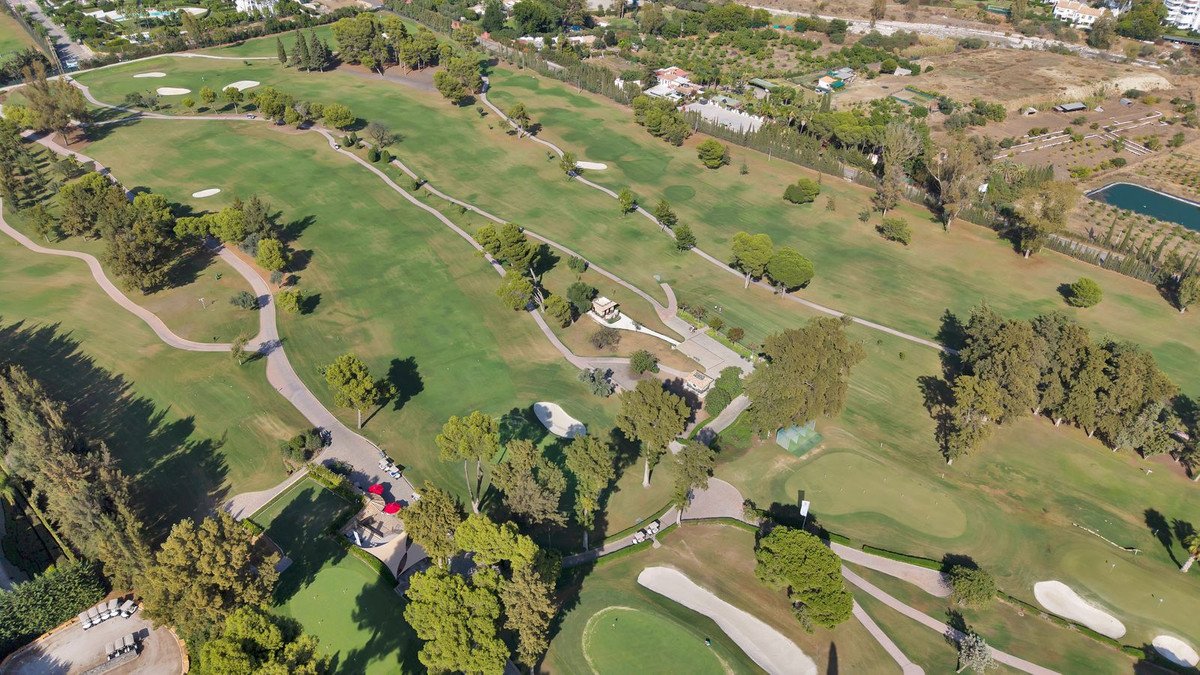 1 Bed Middle Floor Apartment in Estepona