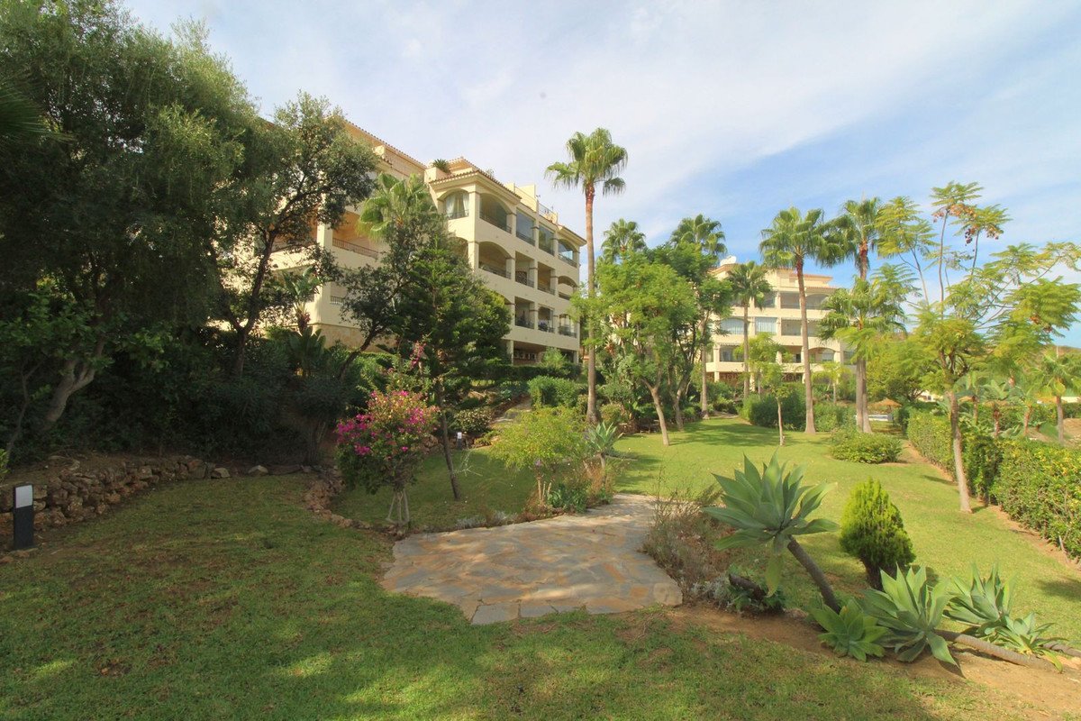2 Bed Ground Floor Apartment in La Cala Hills