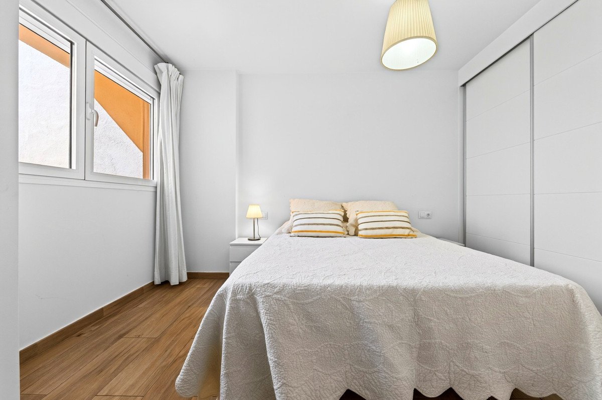 3 Bed Middle Floor Apartment in Centro Histórico