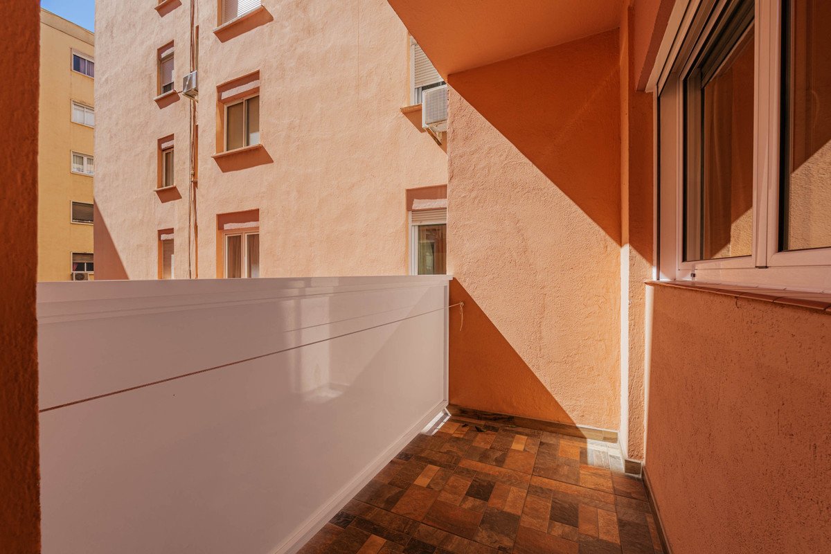 3 Bed Middle Floor Apartment in Centro Histórico