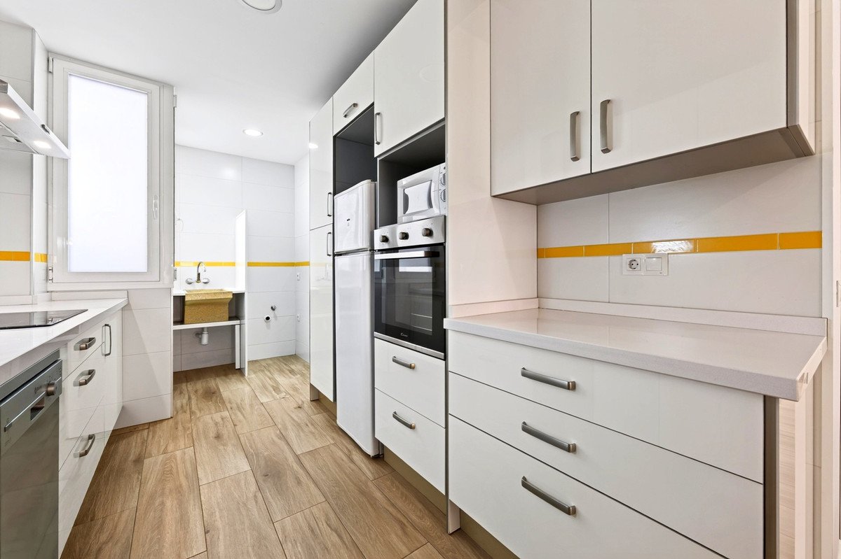 3 Bed Middle Floor Apartment in Centro Histórico