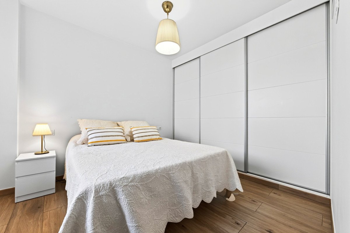 3 Bed Middle Floor Apartment in Centro Histórico