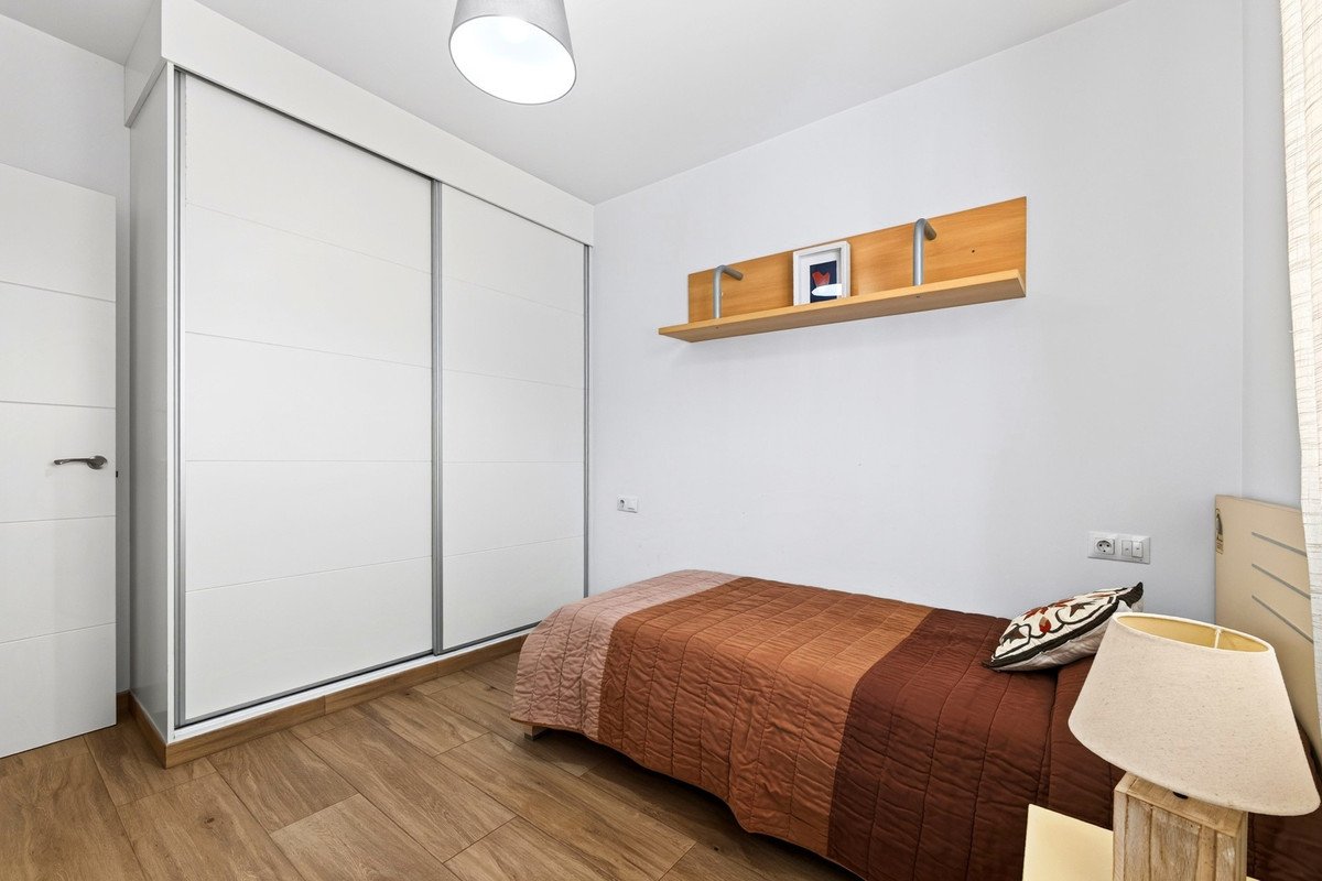 3 Bed Middle Floor Apartment in Centro Histórico