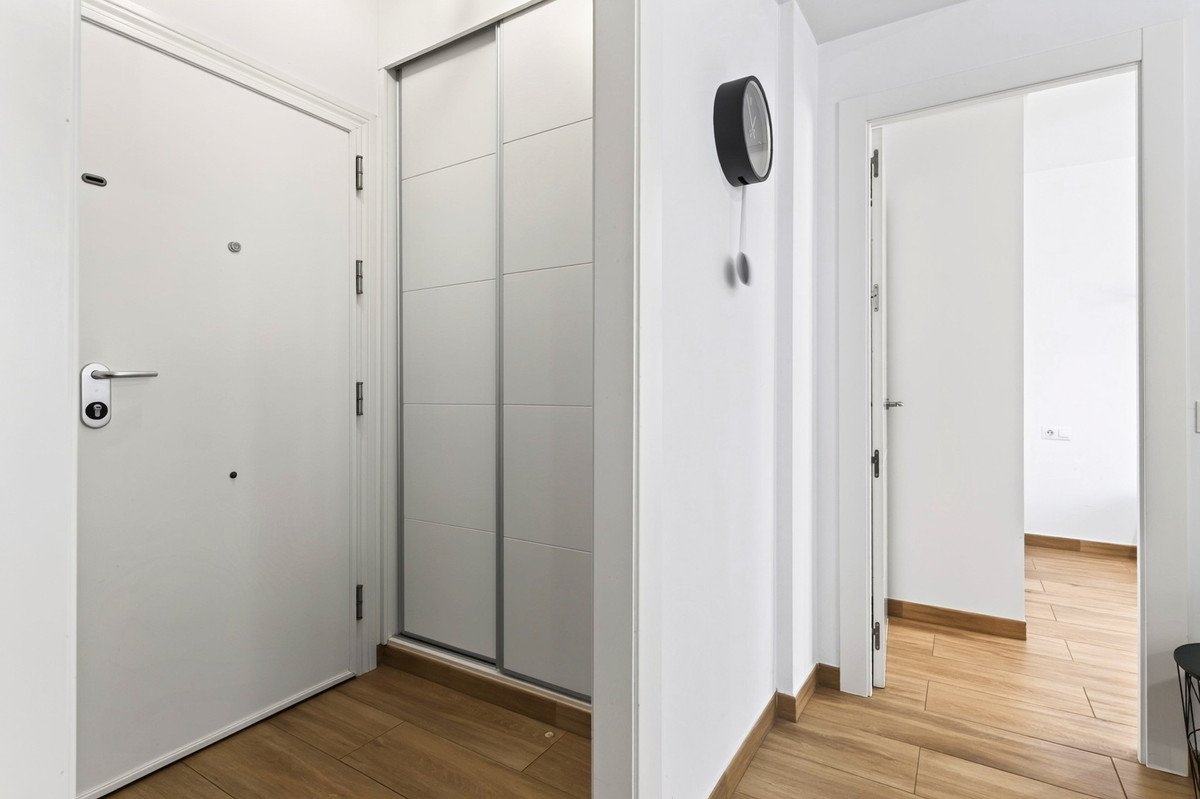 3 Bed Middle Floor Apartment in Centro Histórico