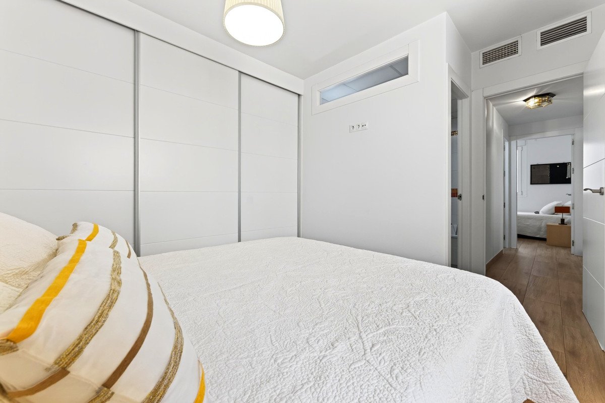 3 Bed Middle Floor Apartment in Centro Histórico