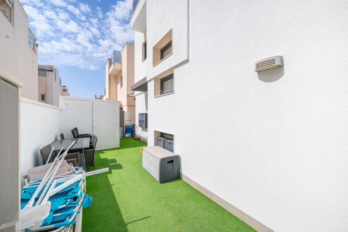 5 Bed Detached Villa in Torrevieja
