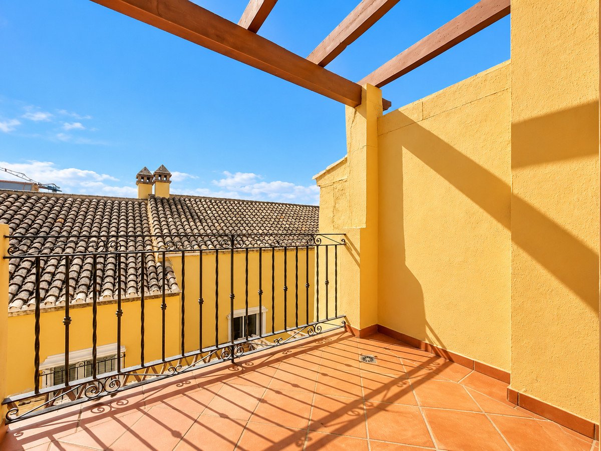 4 Bed Townhouse in Estepona