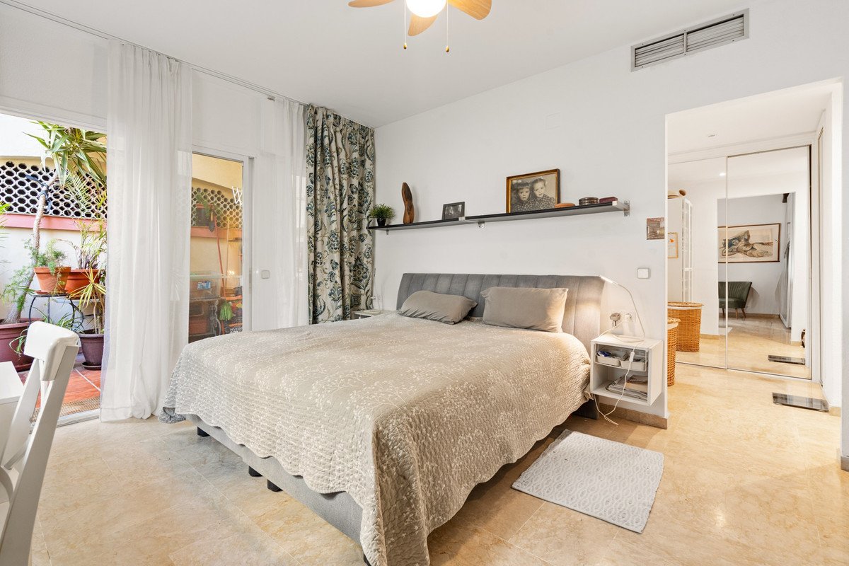3 Bed Middle Floor Apartment in Estepona